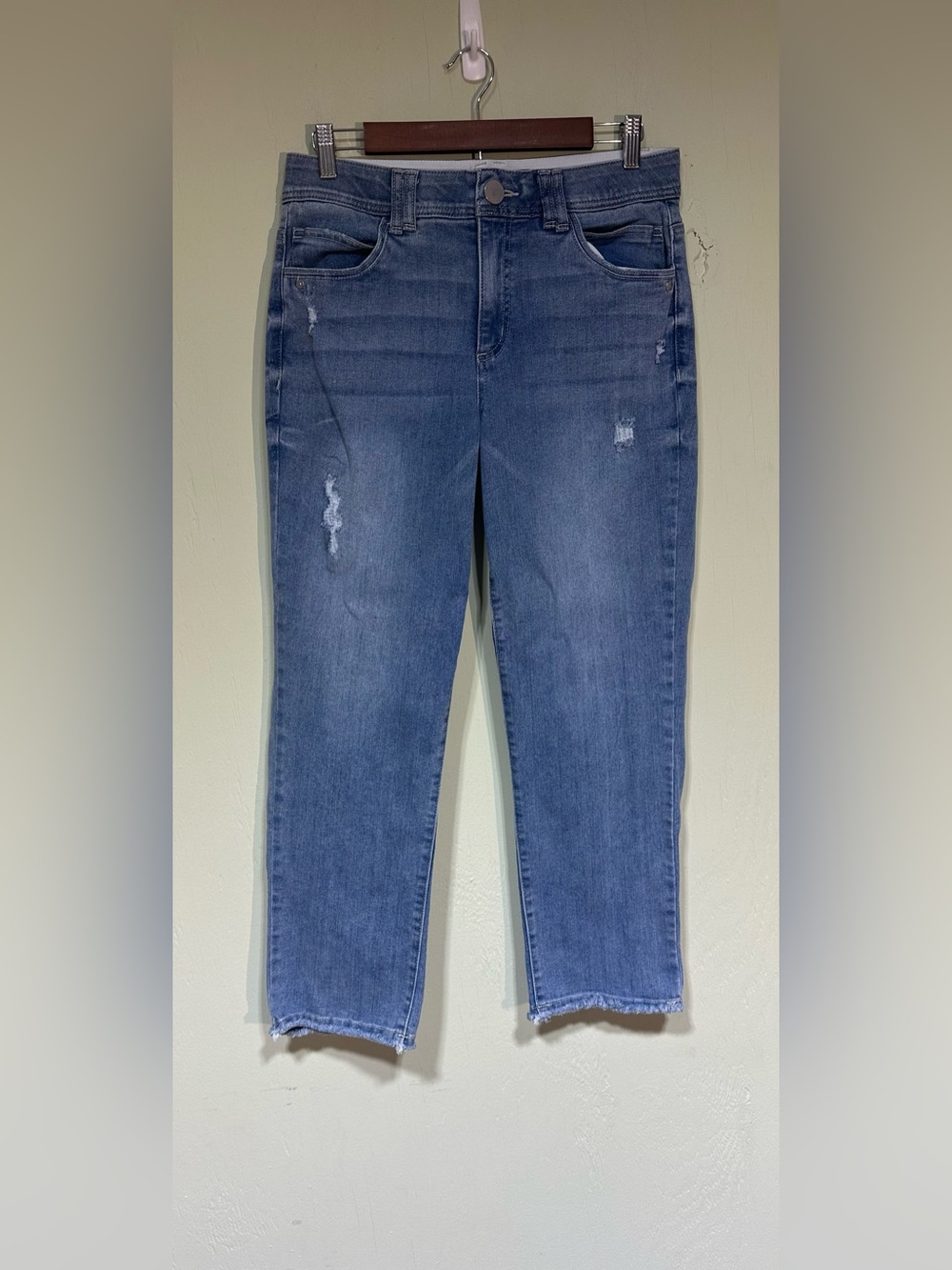 Democracy distressed dressed ankle light wash stretch jeans Ab technology 10
